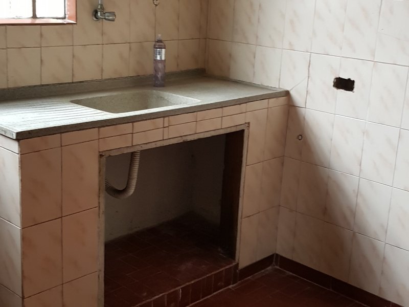 Casa à venda Vila São Judas Tadeu com 300m² e 3 quartos por R$ 150.000 - 638382143-6-cozinha.jpg