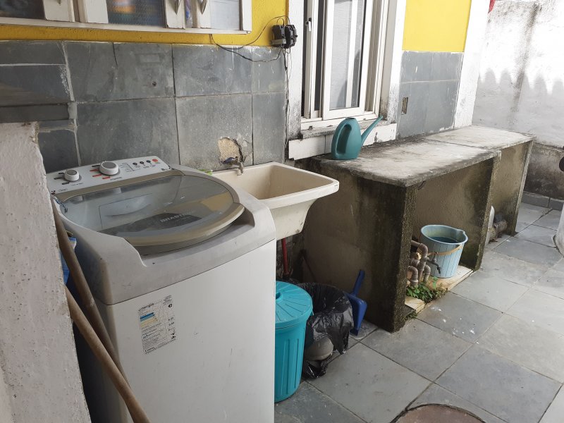 Casa de condomínio à venda Vargem Grande com 180m² e 4 quartos por R$ 270.000 - 659146611-area-de-servico.jpg