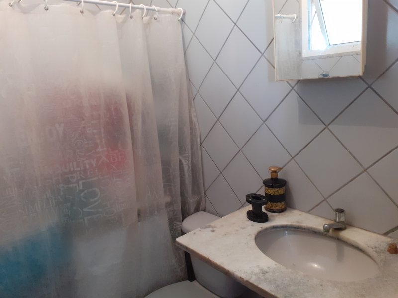 Casa de condomínio à venda Vargem Grande com 180m² e 4 quartos por R$ 270.000 - 84426635-suite-externa-banheiro.jpg