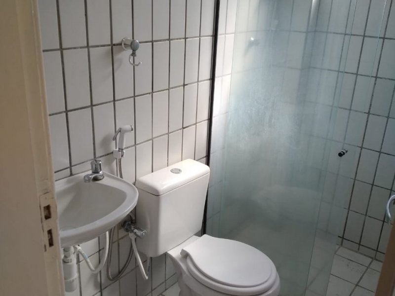 Apartamento à venda Campo Grande com 63m² e 3 quartos por R$ 300.000 - 401550697-02-banheiro-1.jpeg