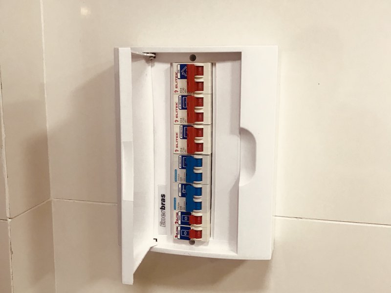 Apartamento à venda Cidade Baixa com 57m² e 2 quartos por R$ 340.000 - 278623847-quadro-disjuntor-novo.jpg