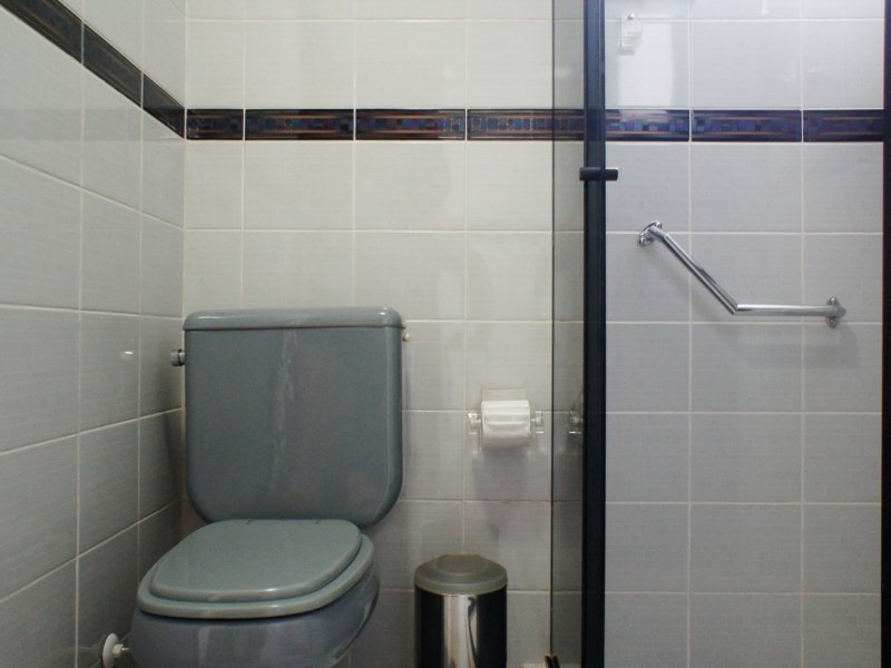 Apartamento à venda Vila Santa Catarina com 65m² e 2 quartos por R$ 400 - 1067247663-banheiro-0002.jpeg