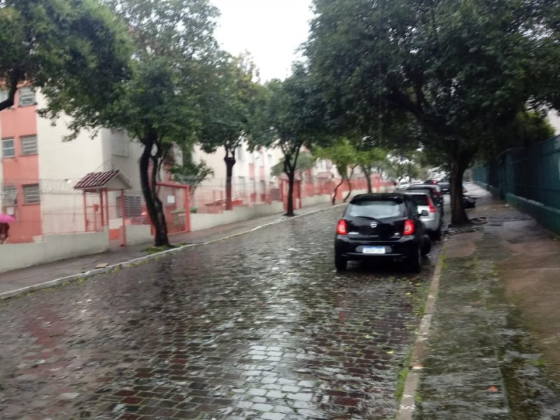 Apartamento à venda Rubem Berta com 36m² e 1 quarto por R$ 110.000 - 179108211-apt-deia-foto-rua.jpeg