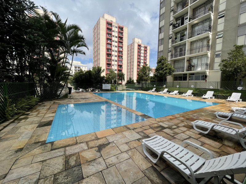 Apartamento à venda Parque Bristol com 60m² e 2 quartos por R$ 280.000 - piscina-2.jpg