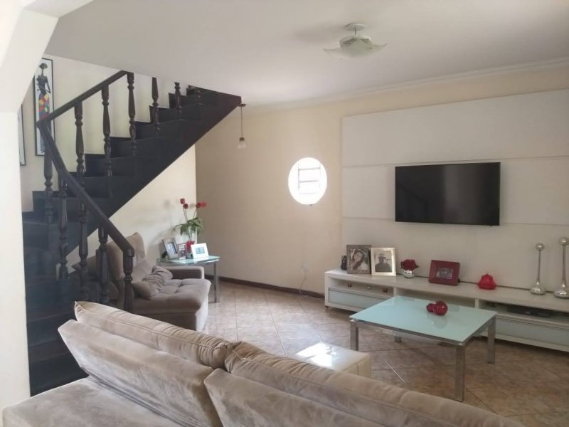 imóvel com 220m² - VICENTE PIRES - Brasília