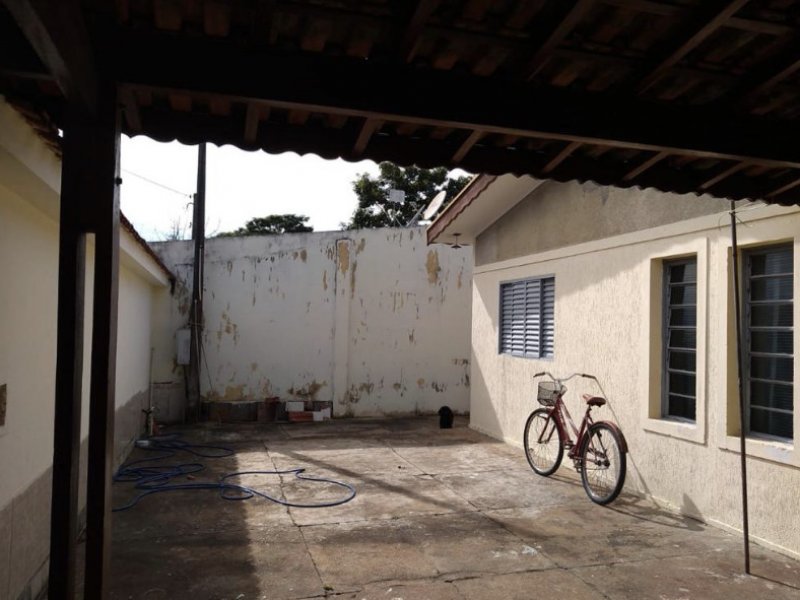 Casa à venda Vila Santa Fe com 250m² e 3 quartos por R$ 250.000 - 1062710795-adb052b7-521e-4253-bdc4-f95829af5003.jpeg