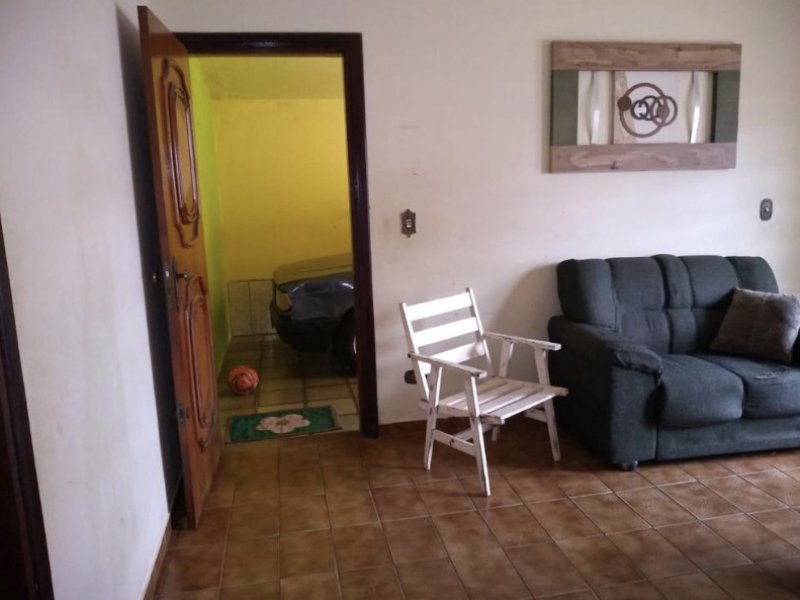 Casa à venda Vila Santa Fe com 250m² e 3 quartos por R$ 250.000 - 226114703-71d87e92-449a-4acb-b34f-be7fe694f88f.jpeg