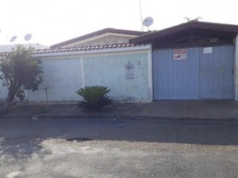 Casa à venda Vila Santa Fe com 250m² e 3 quartos por R$ 250.000 - 773278680-bc305993-6422-4a64-b9f2-a47316590e5b.jpeg