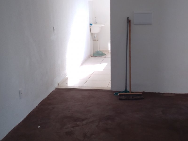 Apartamento para alugar Santa Cruz com 42m² e 2 quartos por R$ 650 - 1636974359-20210221-083049.jpg