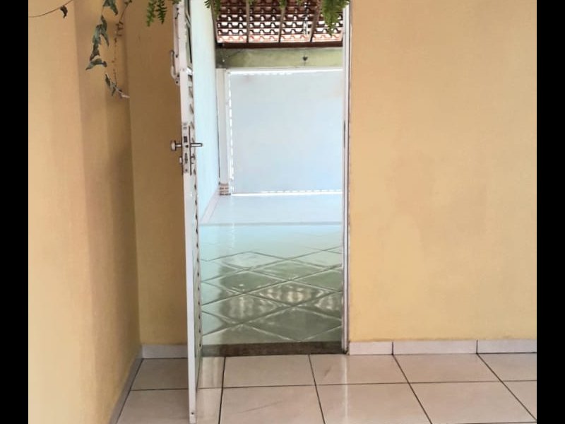 Casa à venda Vila Rei com 180m² e 2 quartos por R$ 370.000 - 1969325733-f4d89215-dbc5-4a73-b47a-59a5149f1c50.jpg