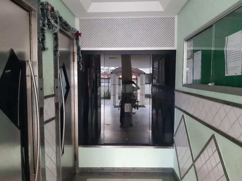 Apartamento à venda Pituba com 70m² e 2 quartos por R$ 245.000 - 693246852-elevadores-sociais.jpg
