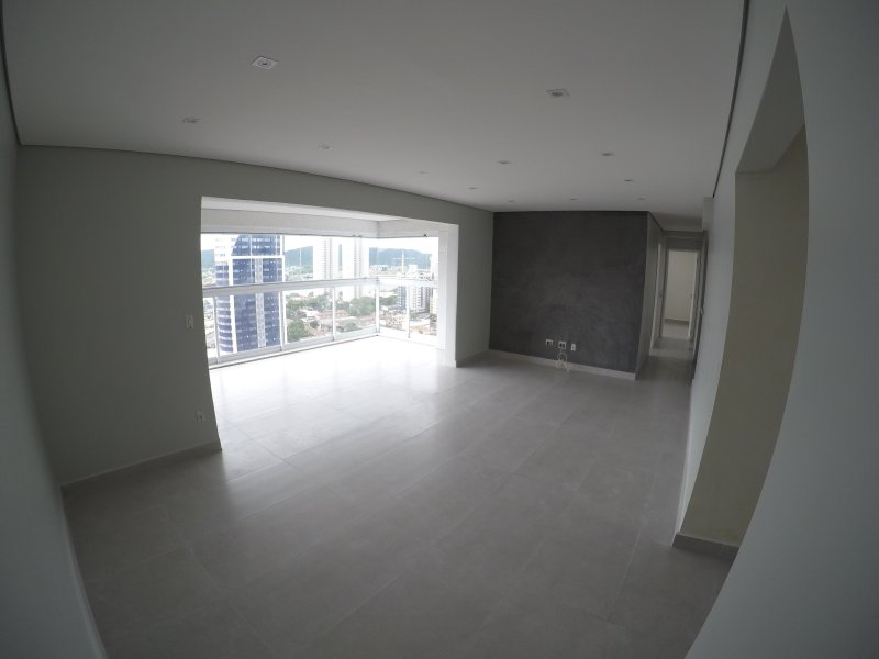 Apartamento à venda Ponta da Praia com 111m² e 3 quartos por R$ 900.000 - 1890993081-gopr7831.JPG