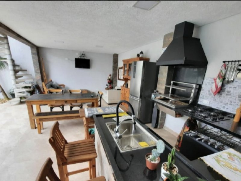 Casa à venda Parque Novo Oratório com 300m² e 4 quartos por R$ 1.300.000 - 626260278-a6e1d336-ab60-4021-8502-699996549015.jpeg