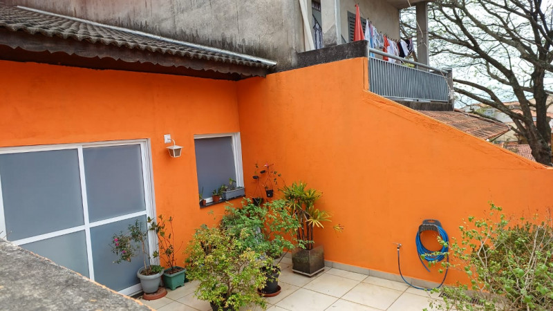 Casa à venda Jardim Adelfiore com 150m² e 3 quartos por R$ 500.000 - 83316317-foto-da-varanda.jpeg