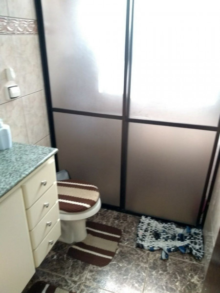 Casa à venda Jardim Adelfiore com 150m² e 3 quartos por R$ 500.000 - 913841552-banheiro-da-suite.jpg