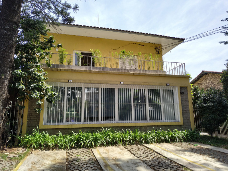 Casa à venda Sumaré com 330m² e 4 quartos por R$ 3.500 - 622386869-frente-casa.jpg