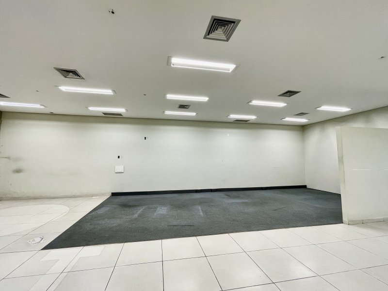 Comercial para alugar Centro com 250m² e 1 quarto por R$ 21.000 - 1099568510-09-img-7055.JPG