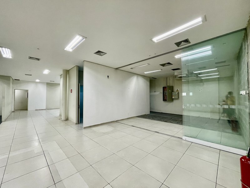 Comercial para alugar Centro com 250m² e 1 quarto por R$ 21.000 - 758579925-06-img-7051.JPG