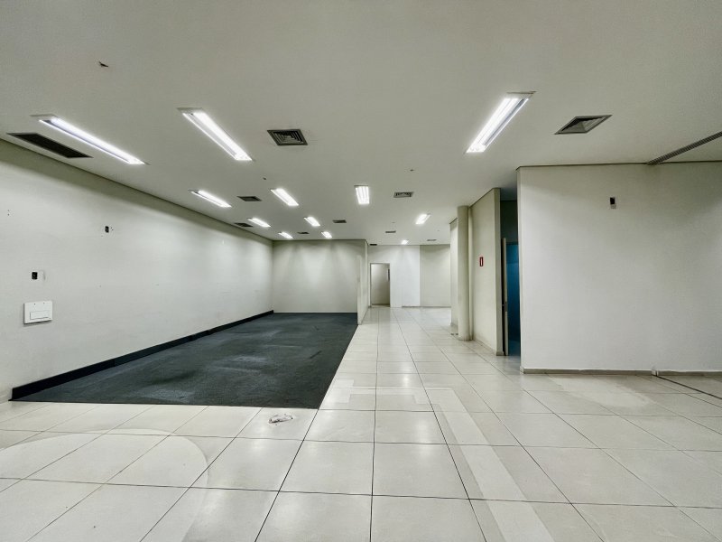 Comercial para alugar Centro com 250m² e 1 quarto por R$ 21.000 - 91874571-05-img-7050.JPG