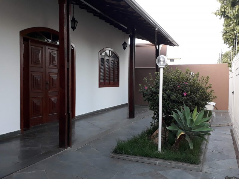 imóvel com 360m² - São Cristóvão - Sete Lagoas