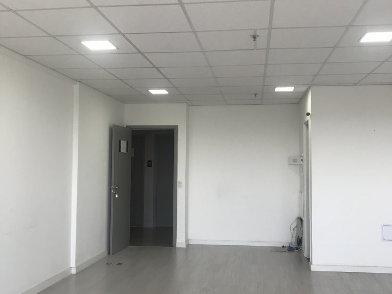Comercial para alugar Várzea da Barra Funda com 44m² e  quartos por R$ 2.500 - 648204792-sala-comercia-jp-9.jpg