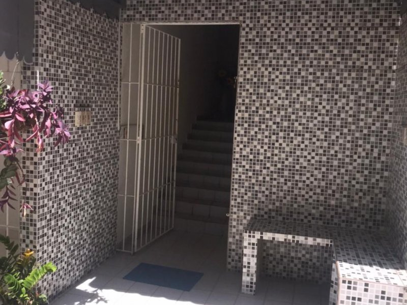 Apartamento à venda Jiquiá com 65m² e 2 quartos por R$ 140.000 - 1686598887-acesso-ao-predio.jpeg