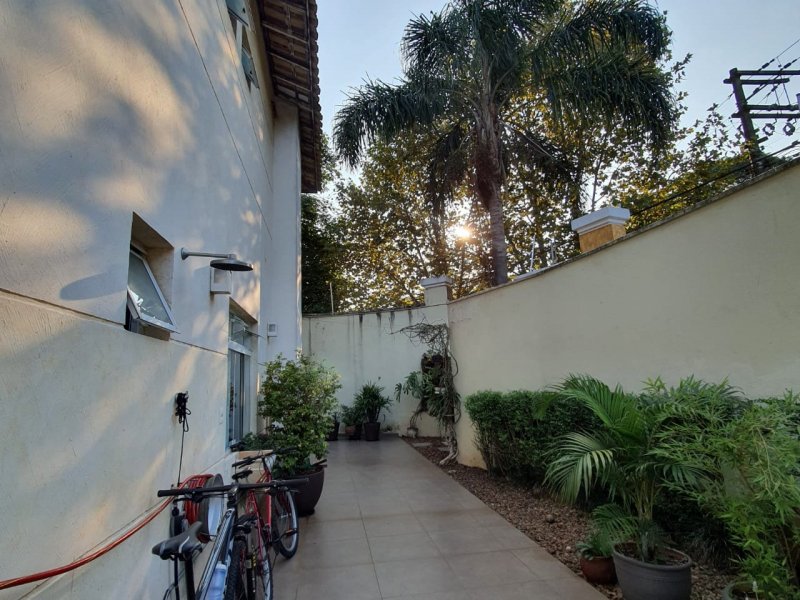 Casa de condomínio à venda Jardim Passargada I com 173m² e 3 quartos por R$ 1.500.000 - 1214741758-33-quintal.jpeg