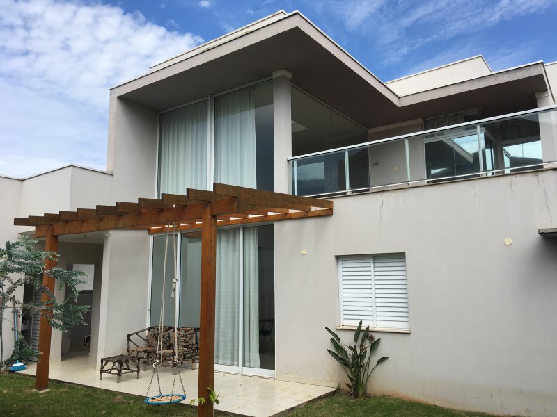 imóvel com 293m² - Parque Residencial Nova Holanda - Holambra