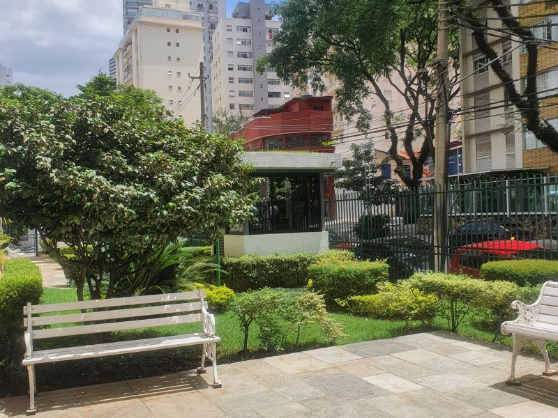 Apartamento à venda Paraíso com 111m² e 2 quartos por R$ 750.000 - 1064885075-bancos-predio.jpg