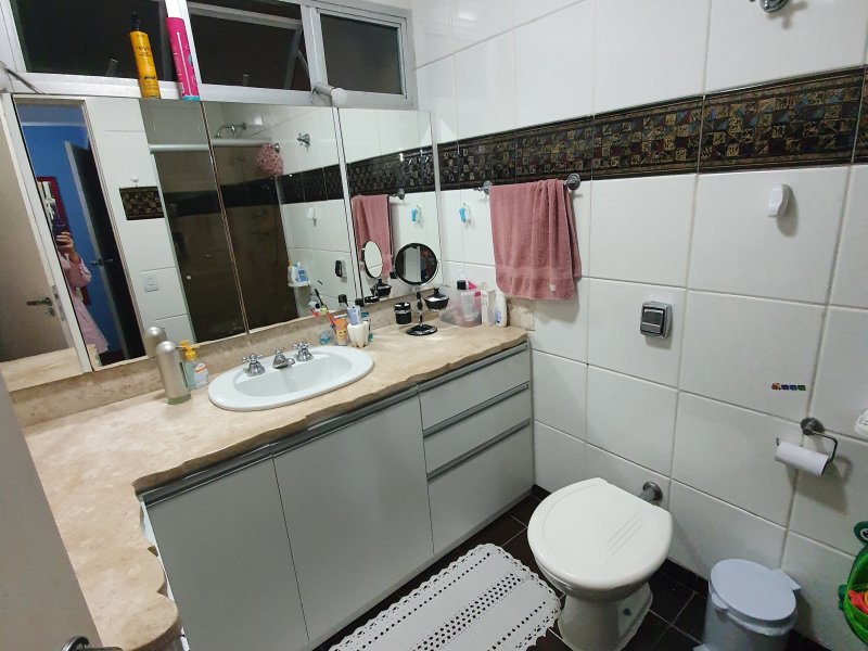 Apartamento à venda Paraíso com 111m² e 2 quartos por R$ 750.000 - 1071468058-banheiro-quartos.jpg
