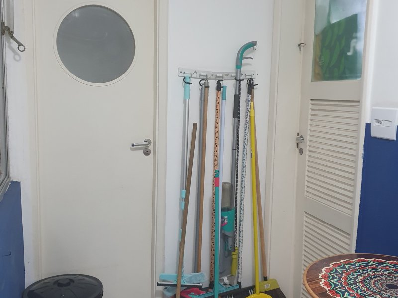 Apartamento à venda Paraíso com 111m² e 2 quartos por R$ 750.000 - 1615095287-portas-quarto-empregada-e-banheiro.jpg