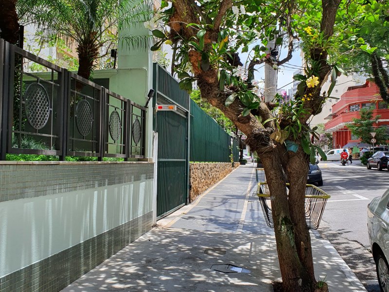 Apartamento à venda Paraíso com 111m² e 2 quartos por R$ 750.000 - 389367991-calcamento-e-gradio-de-onde-esta-o-predio.jpg
