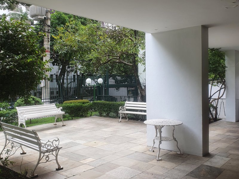 Apartamento à venda Paraíso com 111m² e 2 quartos por R$ 750.000 - 584814266-area-comum-do-predio-bancos.jpg