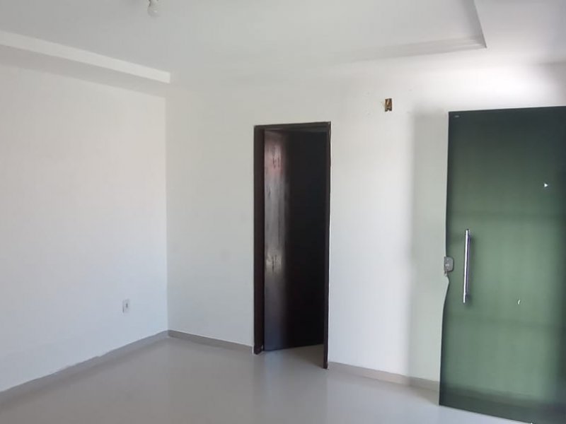 Casa à venda Pajuçara com 140m² e 1 quarto por R$ 100.000 - 649284576-suite-porta-do-banheiro-202103171.jpg