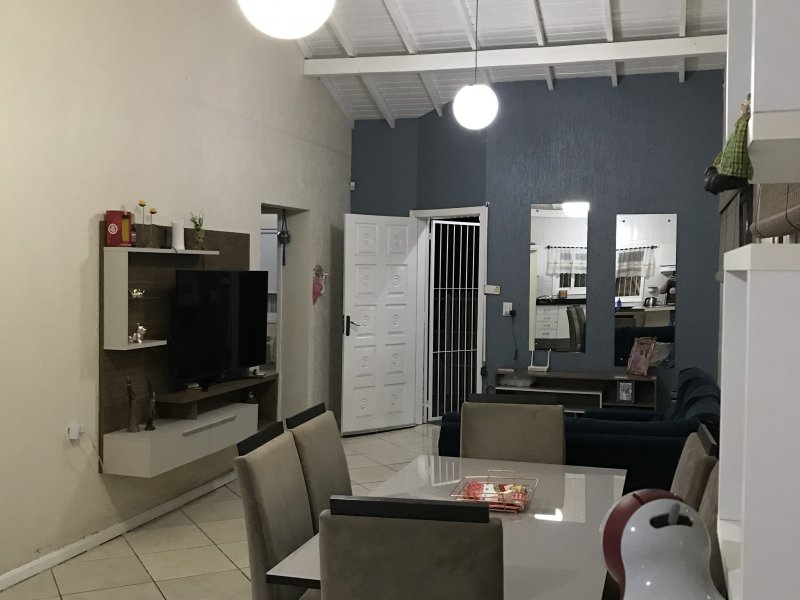 Casa à venda Parque da Matriz com 100m² e 2 quartos por R$ 370.000 - 2129473290-dba46eea-6fd5-4a19-a0bd-b877c7df9ed7.jpeg