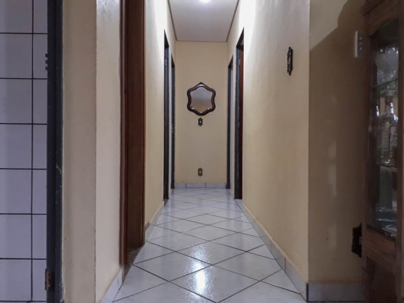 Apartamento à venda Jardim Maua II com 91m² e 3 quartos por R$ 350.000 - 718218052-corredor.jpg