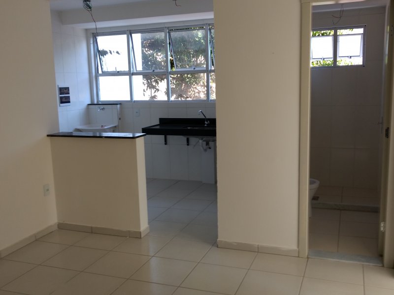 Apartamento à venda Jardim das Piteiras com 57m² e 2 quartos por R$ 139.500 - 187040292-cozinha-americana-e-fundos.jpg