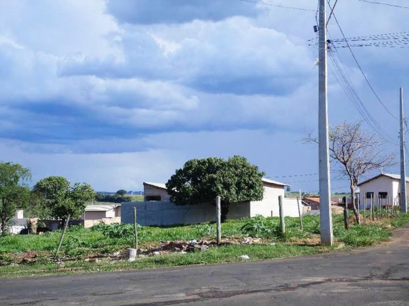 Terreno à venda Engenheiro Clovis Freitas Leal com 840m² e  quartos por R$ 220.000 - 873039000-a9353c10-4b36-49d1-b5e6-a808ad87c8ed.jpeg