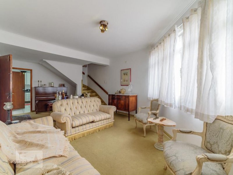 Casa para alugar Village Moutonnée com 240m² e 3 quartos por R$ 0 - 668227450-sala.jpg