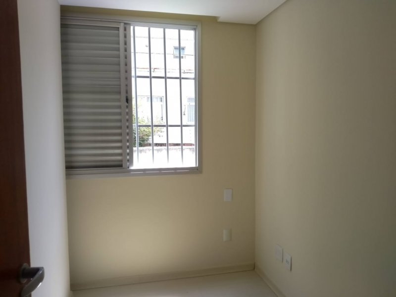 Apartamento à venda Sagrada Família com 64m² e 2 quartos por R$ 349.000 - 1156496413-quarto-2.jpeg