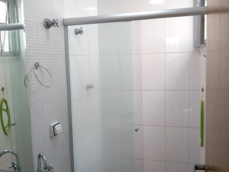 Apartamento à venda Sagrada Família com 64m² e 2 quartos por R$ 349.000 - 1542587890-baneiro-suite.jpeg