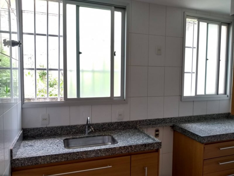 Apartamento à venda Sagrada Família com 64m² e 2 quartos por R$ 349.000 - 987943071-cozinha.jpeg