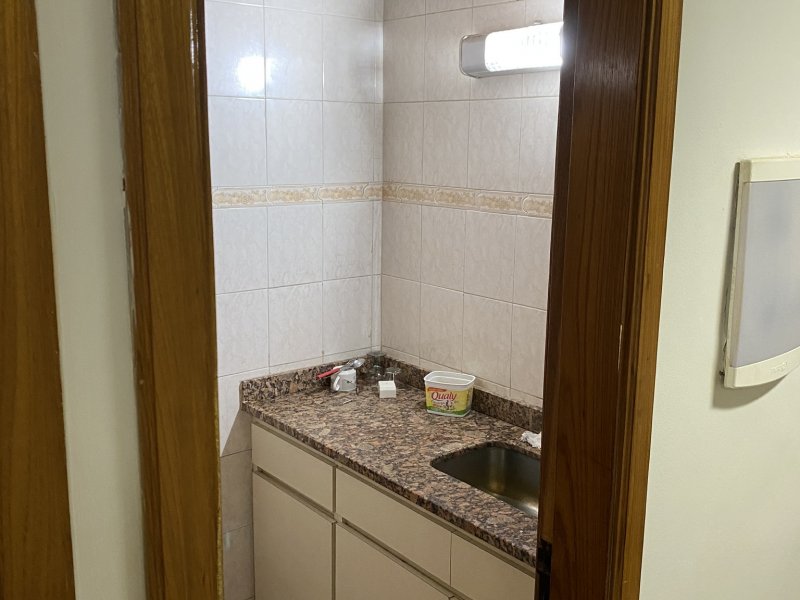 Comercial à venda Centro com 40m² e 1 quarto por R$ 85.000 - 1406024464-img-0287.JPEG