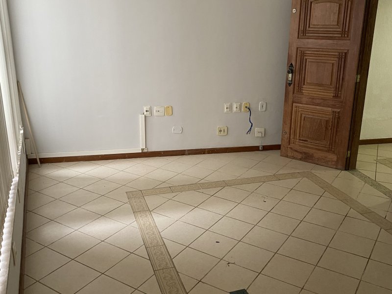 Comercial à venda Centro com 40m² e 1 quarto por R$ 85.000 - 1906410949-img-0292.JPEG