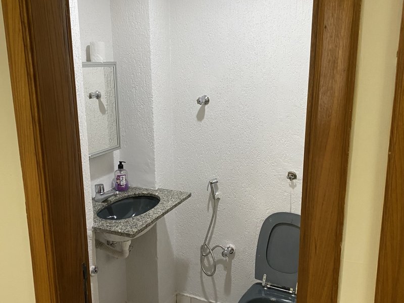 Comercial à venda Centro com 40m² e 1 quarto por R$ 85.000 - 816501833-img-0288.JPEG