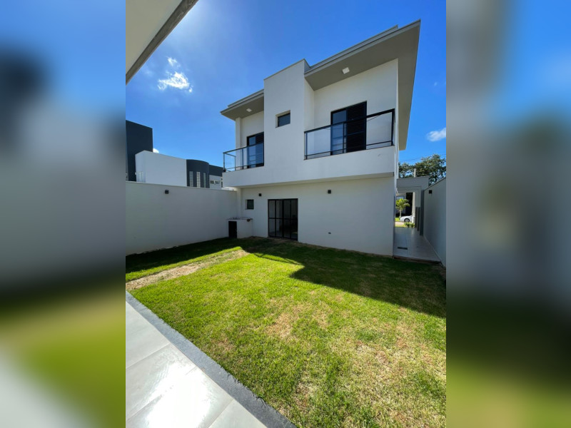 Casa de condomínio à venda Centro com 250m² e 3 quartos por R$ 849.000 - tras.jpg