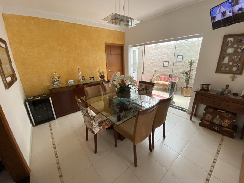 Casa à venda Jardim Bandeirantes com 220m² e 3 quartos por R$ 695.000 - 2102690734-27280e11-1f7c-4d59-b865-44f1a662d6af.jpeg