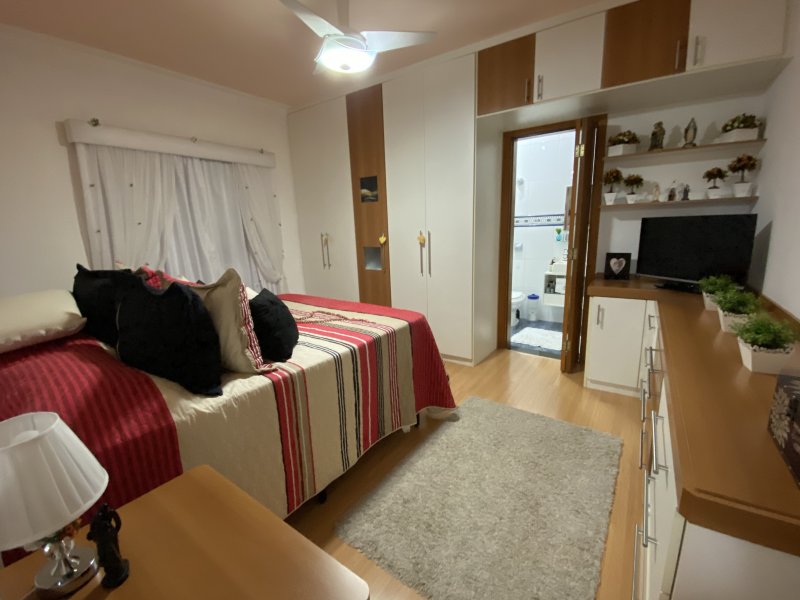 Casa à venda Jardim Bandeirantes com 220m² e 3 quartos por R$ 695.000 - 451043674-658a3745-a2f9-43ac-bad1-aab750be236e.jpeg