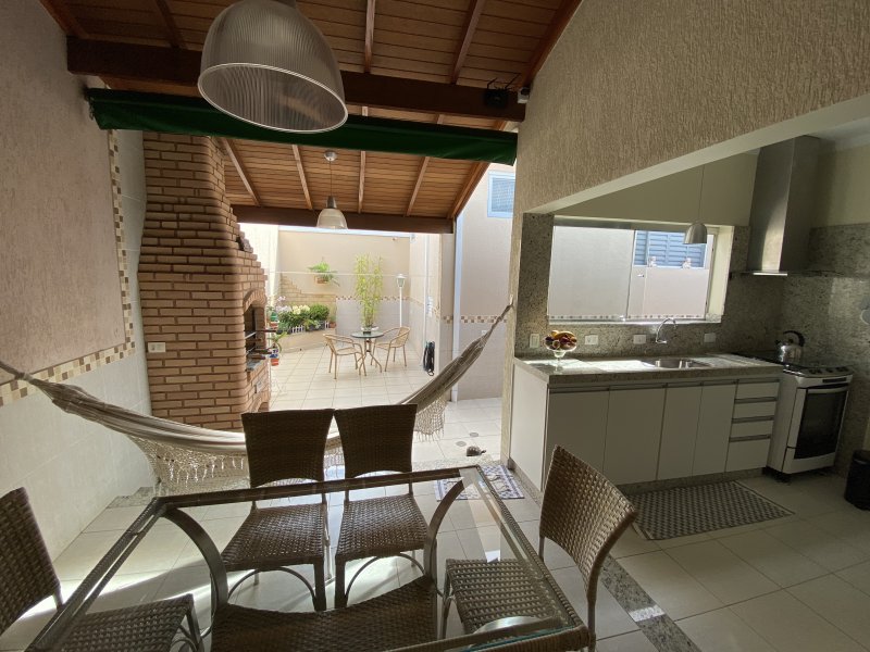 Casa à venda Jardim Bandeirantes com 220m² e 3 quartos por R$ 695.000 - 697684307-6a24c77e-5f92-4317-b55f-3f1fcfc9af06.jpeg