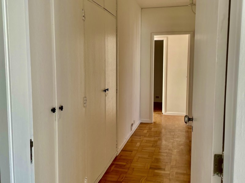 Apartamento para alugar Santa Cecília com 180m² e 3 quartos por R$ 3.900 - 1868804726-6-corredor-quarto.jpeg